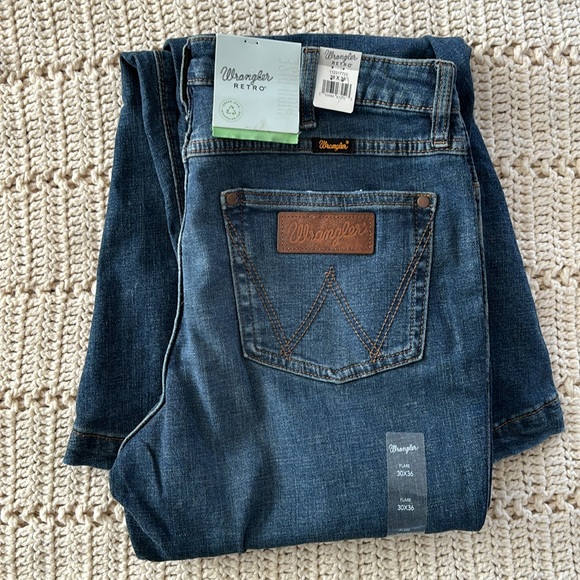 NWT Wrangler Retro Flare Stretch Jeans - Picture 4 of 10